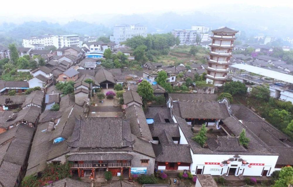 数学像游戏，但要放下对答案的执念 | 对话